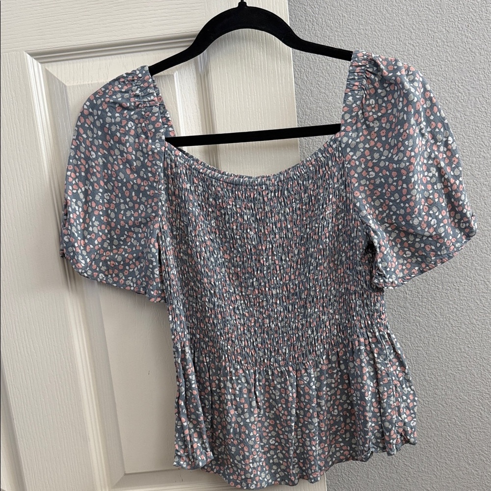 URBAN Romantics Blue Floral Smocked Puff Sleeve Top
